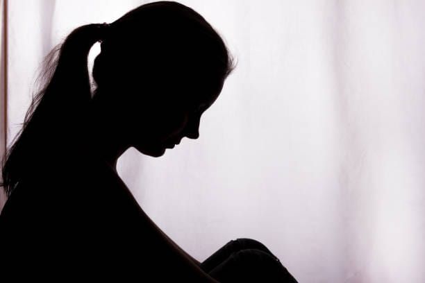 La revue de littérature de l’INJEP montre que derrière la dégradation de la santé mentale des jeunes se cachent de fortes inégalités selon le genre, les conditions de vie, les parcours et l’a