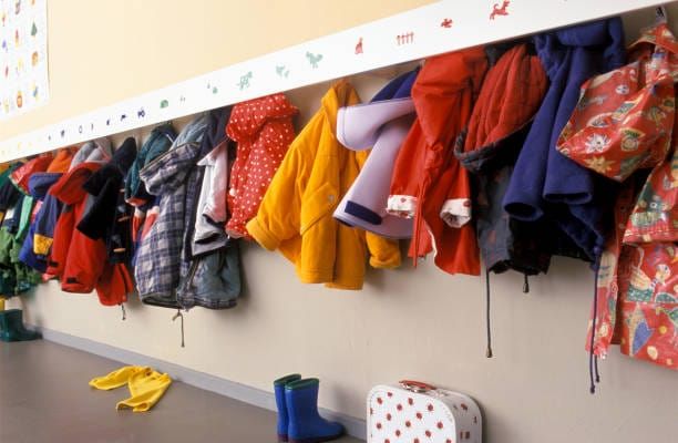 Depuis 2025, une vague de révélations de violences sexuelles secoue le périscolaire (garderie, accueil des enfants après la classe…).