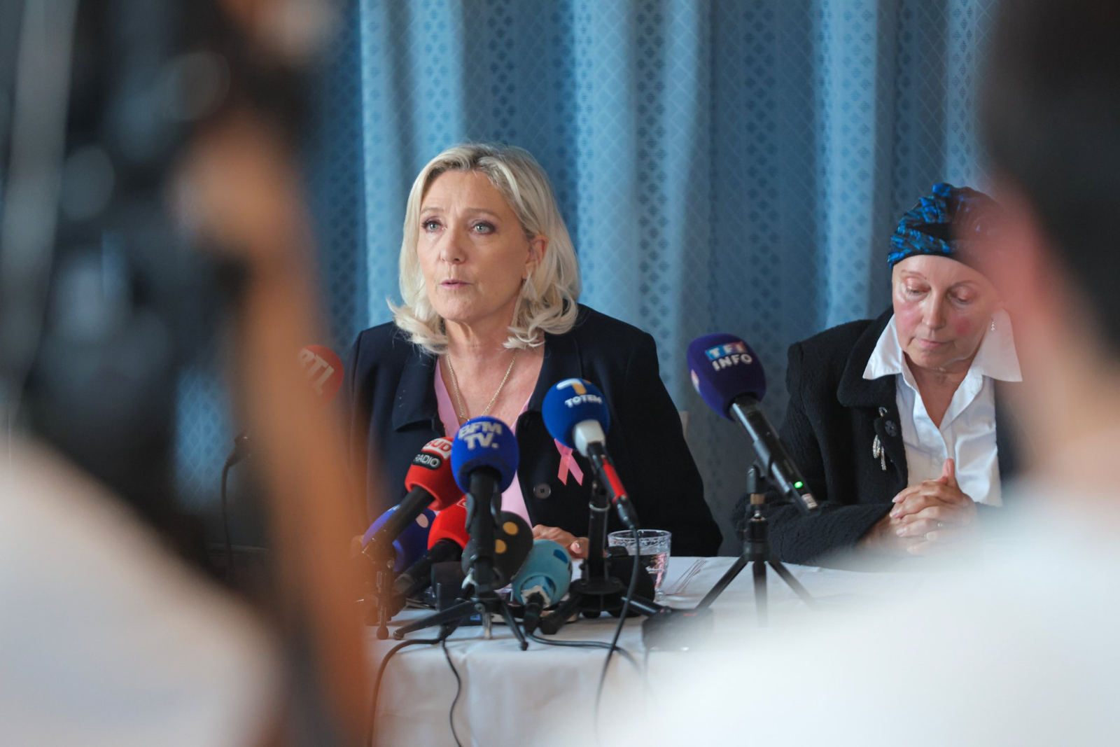 Marine Le Pen veut recentraliser la protection de l’enfance autour d’un ministère de plein exercice.