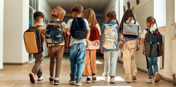La violence, y compris sexuelle, concerne 83 % des écoliers du CE2 au CM2, souvent dans le silence, au moment où l’Éducation nationale s’apprête à interroger ses élèves sur les violences sexi