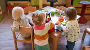 Projet de loi "plein emploi" : les communes, cheffes de file de la petite enfance