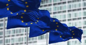 La Commission européenne incite les États membres à renforcer leurs dispositifs de protection de l'enfance