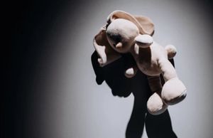 Le lourd impact de la maltraitance dans l'enfance sur la santé mentale