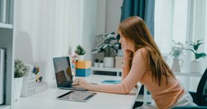 Diplômés, mais précaires : la jeunesse française en quête de stabilité