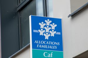 Allocations familiales : la majoration décalée de 14 à 18 ans suscite de vives critiques