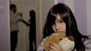 Violences intrafamiliales : les enfants, victimes oubliées de la justice