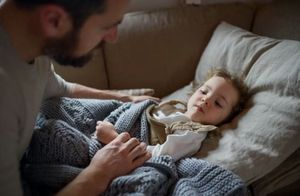 Allocation journalière de présence parentale : faut-il en finir avec l’allocataire unique ?
