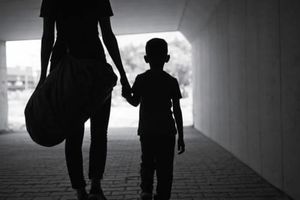 Enfants sans logement : l’État sommé d’expérimenter une réponse territoriale