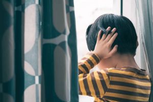 Autisme et protection de l'enfance : des insuffisances qui perdurent