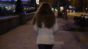 « Il faut s’en saisir sans plus attendre » : le droit jusqu’à 25 ans pour les jeunes de l’ASE au cœur de deux propositions de loi