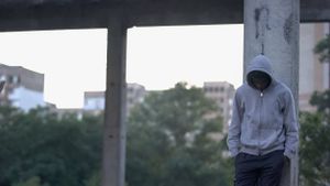 MNA en errance avec des conduites addictives : « Être là tous les jours » pour créer le lien dans la rue