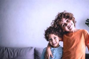 « Autant d’amour que de jalousie » : la fratrie, pilier fragile de la protection de l’enfance