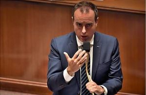 « La mort de Lyhanna n'est pas un fait divers » : le Premier ministre veut enrichir le projet de loi sur la protection des enfants