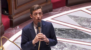 Précarité, statut, PAS : les AESH portent leur colère à l’Assemblée nationale