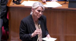 Stéphanie Rist envisage de « simplifier » ou rendre obligatoire le signalement des enfants en danger