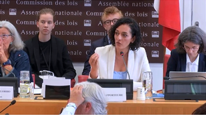 Ayda Hadizadeh : « Nous devons créer un droit pleinement effectif, pas un droit de papier »