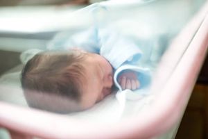 Des bébés de l'ASE abandonnés à l'hôpital ? Le SNPI conteste