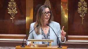 « Une politique de l'enfance ne peut être conduite au rythme des crises successives » : Isabelle Santiago veut un « État stratège »