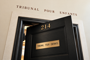Tribunal pour enfants : le juge qui a suivi la victime en assistance éducative peut présider le procès de l’accusé