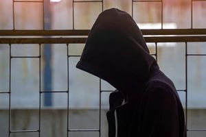 Délinquance forcée : « des mineurs sont condamnés avant d’être reconnus comme victimes de traite »