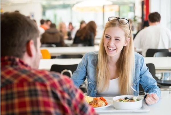 La loi "ticket-restaurant étudiant" au JO
