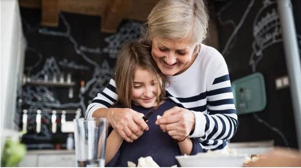 Aide sociale à l'enfance : l'accueil chez les assistants familiaux poursuit son (inexorable ?) déclin