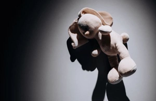 Le lourd impact de la maltraitance dans l'enfance sur la santé mentale