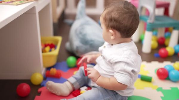 Service public de la petite enfance : le décret sur les schémas d'offre d'accueil