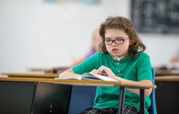 Rentrée 2025 : des milliers d’enfants handicapés privés d’école