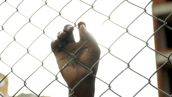 Rétention des mineurs à Mayotte : la loi qui inquiète juristes et associations