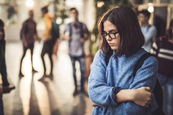 Santé mentale : faut-il instaurer une visite psychologique obligatoire en 4ᵉ ?