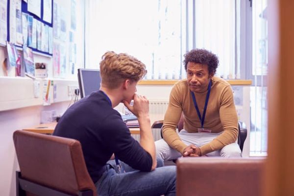 « On accueille des jeunes qui ont accumulé dix ans de ruptures », le rôle discret mais décisif des missions locales