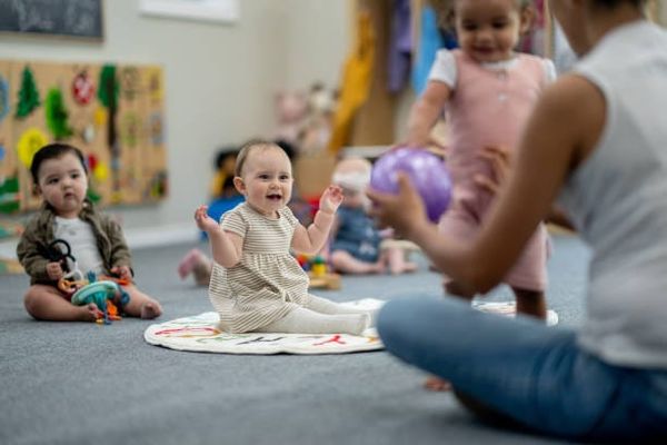 Pourquoi la pénibilité des métiers de la petite enfance n’est toujours pas reconnue