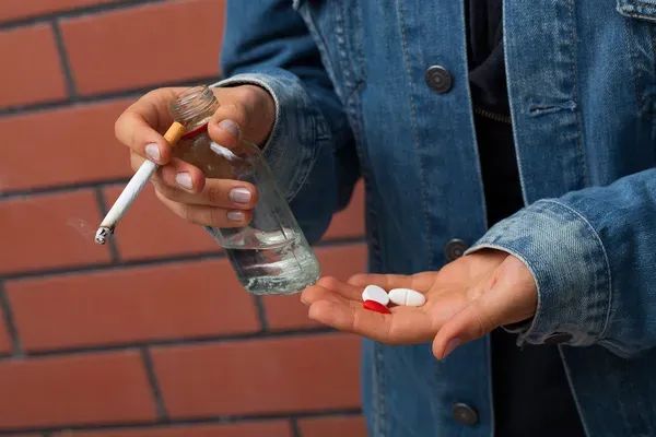 Comprendre les usages de drogues : un guide pour les professionnels