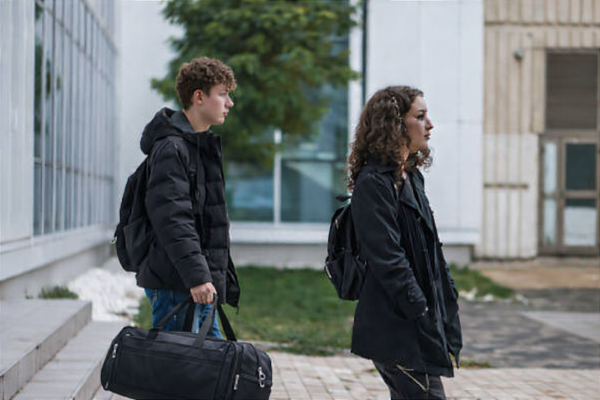 Jeunes majeurs de l'ASE : la loi Taquet « appliquée qu’à la marge » quatre ans après