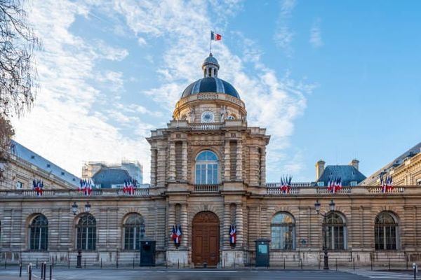 Le Sénat adopte une proposition de loi pour généraliser le contrôle des antécédents judiciaires des encadrants de mineurs