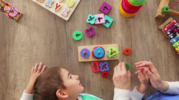 Diagnostic de l'autisme : le repérage précoce encore en décalage avec les recommandations de la HAS