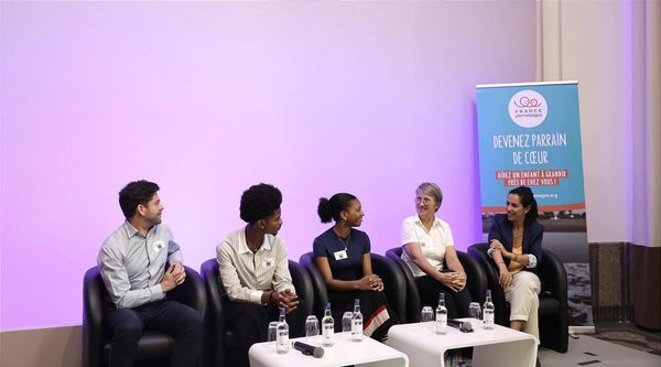« Une personne centrée sur moi » : le parrainage change durablement le parcours des jeunes de l'ASE