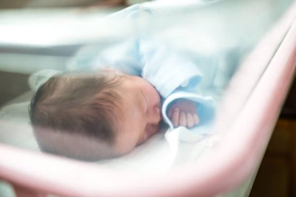 Des bébés de l'ASE abandonnés à l'hôpital ? Le SNPI conteste