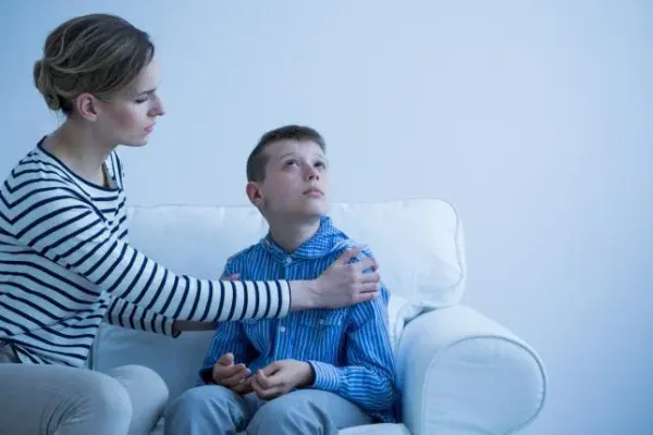 Autisme : les recommandations de la HAS redéfinissent le travail des professionnels avec les parents