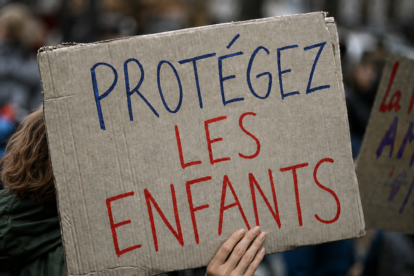 La réponse aux violences sexuelles sur enfants : une question de société dépassant querelles partisanes ou institutionnelles