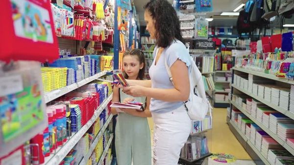 Allocation de rentrée scolaire : une enquête bat en brèche le procès en « mauvais usage »
