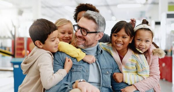 Bénévoles à l'école : bientôt soumis au contrôle d'honorabilité ?