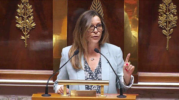 « Une politique de l'enfance ne peut être conduite au rythme des crises successives » : Isabelle Santiago veut un « État stratège »