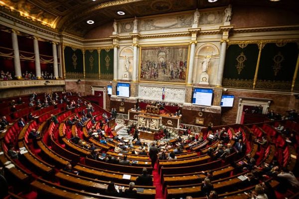 Protection de l’enfance : 600 M€ rendus aux départements « à la corde »
