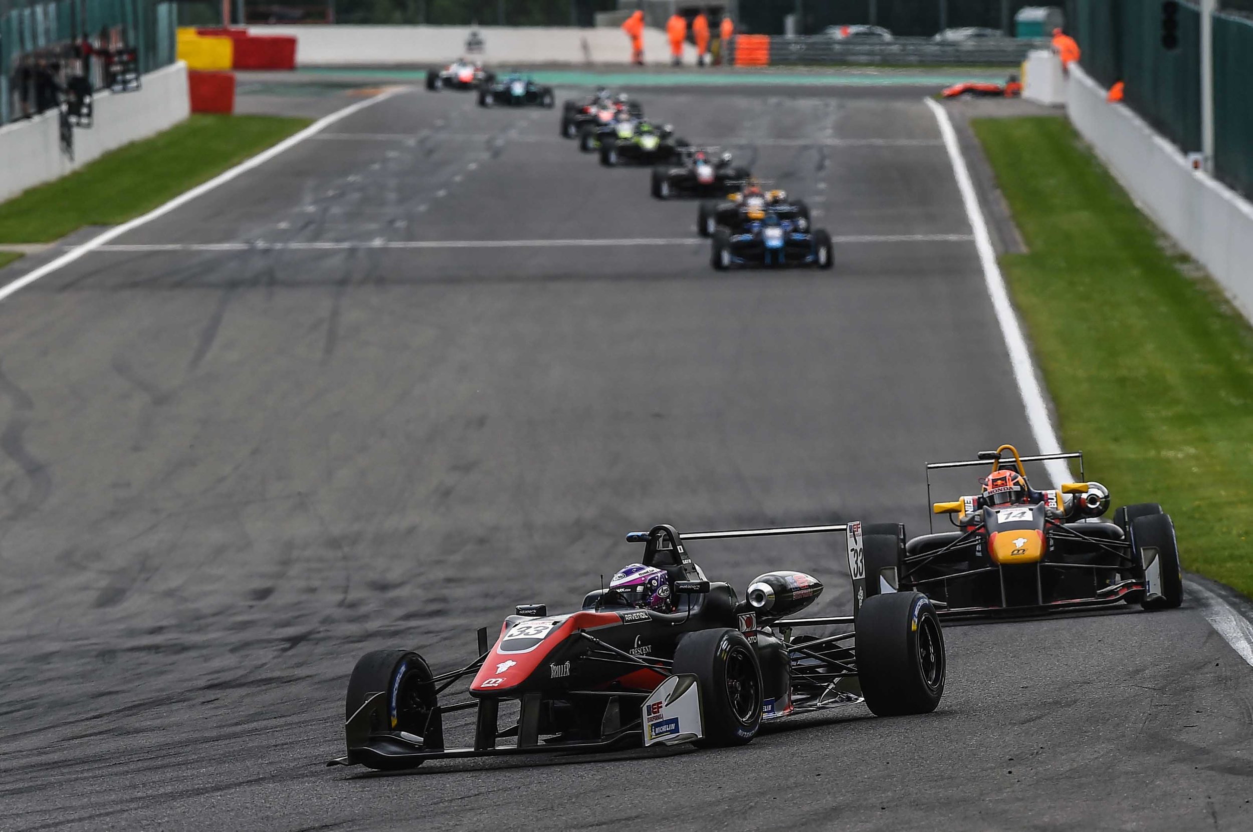 19-14 Sato leading.jpg