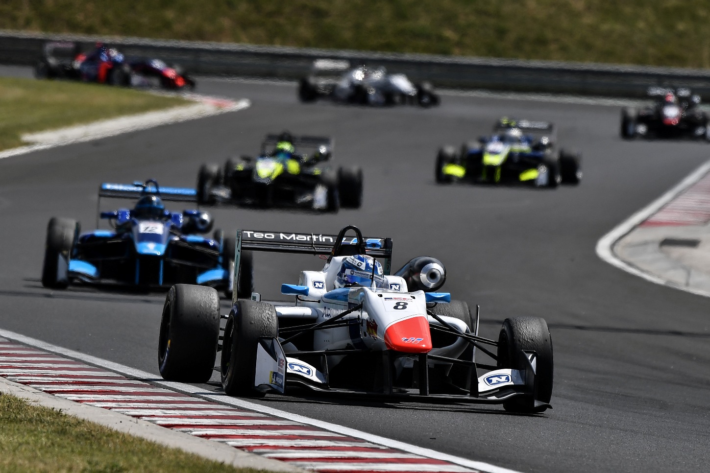 19-23 Dunner leading group.jpg