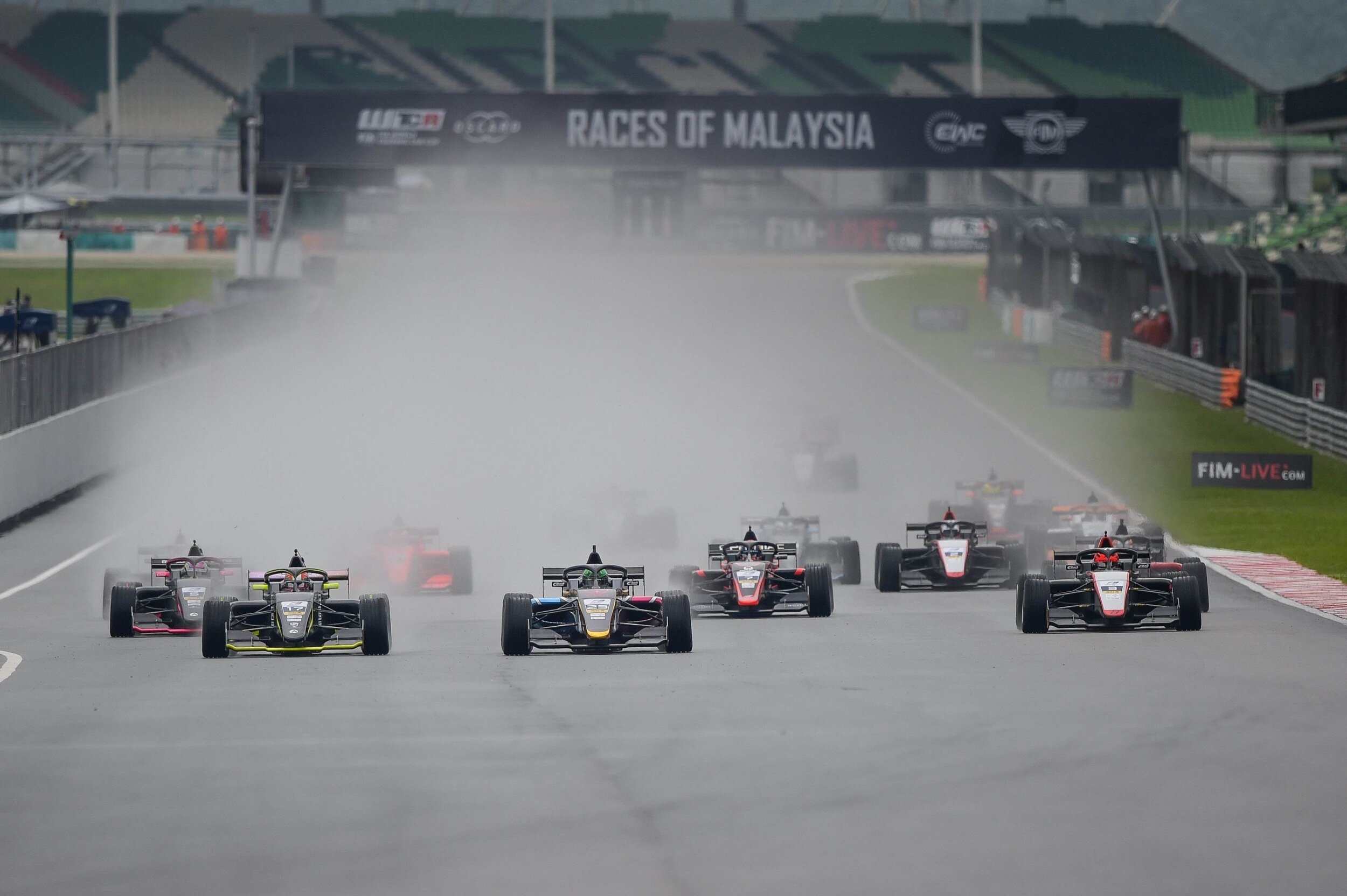 F3AC_Race 2_Start.jpeg