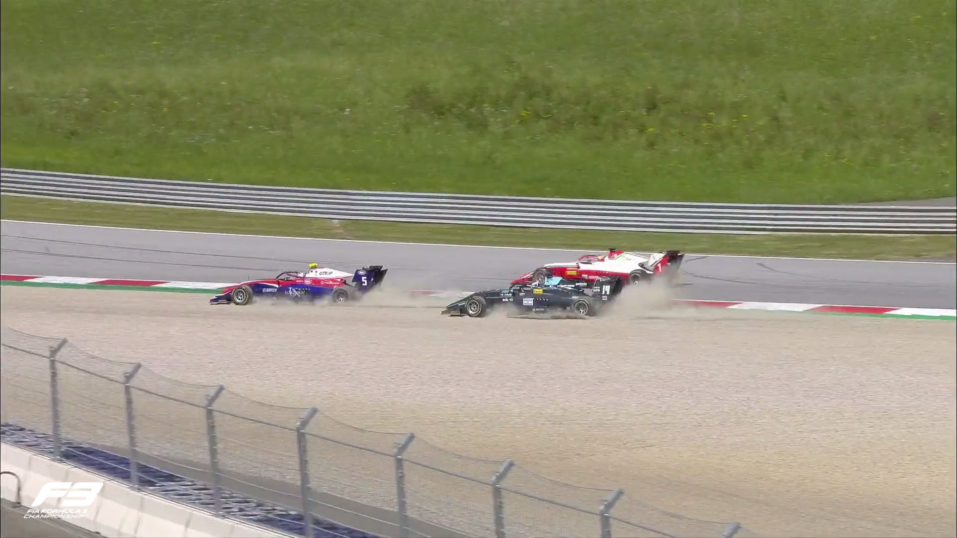 Clement Novalak and Matteo Nannini collide while battling for the lead. (FIAFormula3)