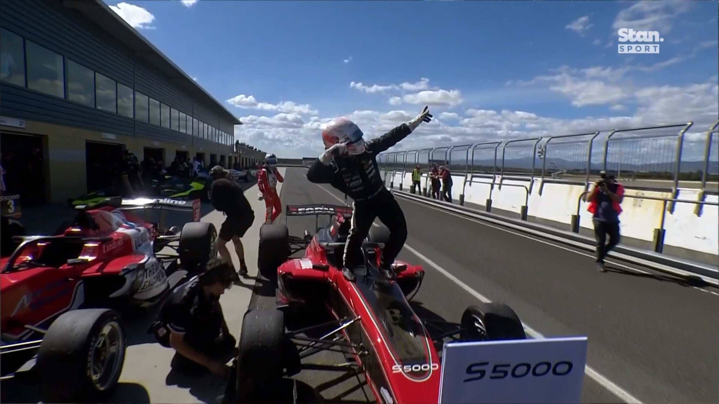 Joey Mawson has returned to form with victory in the S5000 opener in Tasmania
